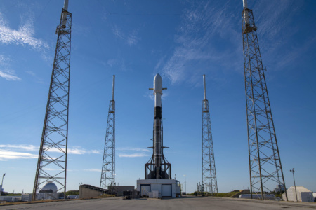 SpaceX установила новый мировой рекорд — ракета Falcon 9 вывела на орбиту разом 143 спутника