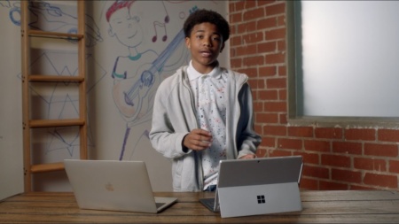 Microsoft высмеяла бесполезный Touch Bar в ноутбуках MacBook Pro в новой рекламе «игрового» Surface Pro 7