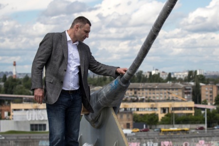 Віталій Кличко: Передача Подільсько-Воскресенського мосту на баланс «Укравтодору» значно відтермінує добудову об’єкту