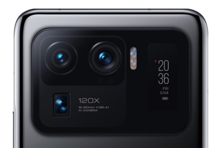 Xiaomi представила пять новых смартфонов Mi 11, включая топовый Mi 11 Ultra с дополнительным дисплеем, массивной камерой с 120-кратным зумом и беспроводной зарядкой 67 Вт — за €1200