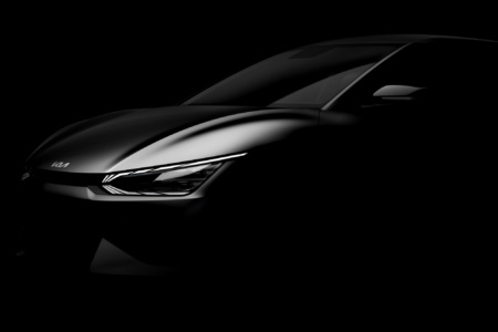 Kia показала первые изображения и видео серийного электрокроссовера Kia EV6 на платформе E-GMP с запасом хода 500 км (премьера ожидается уже 15 марта)