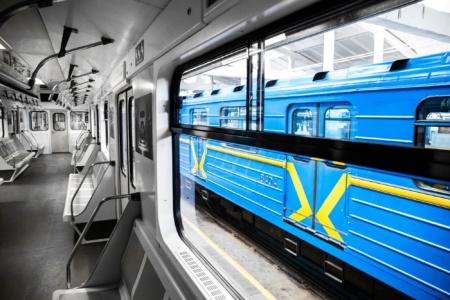 КМДА: Київський метрополітен отримав 50 млн євро кредиту на закупівлю 50 вагонів метро для лінії до Виноградара