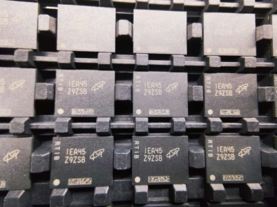 Китай уже готов к массовому производству модулей памяти DDR5