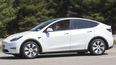 Consumer Reports: Автопилот Tesla можно «легко» обманом заставить работать без водителя-человека за рулем