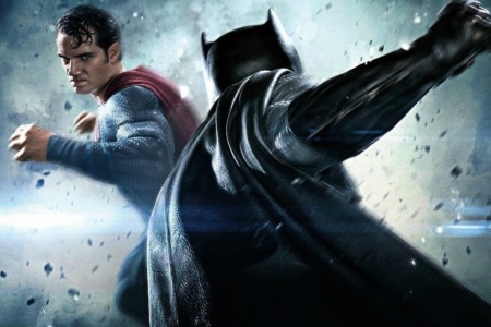 Зак Снайдер рассказал, что его «Бэтмен против Супермена» должен был выйти под более «поэтичным» названием Son of Sun and Knight of Night