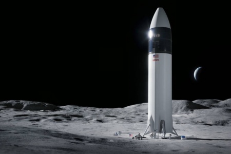Blue Origin оспаривает 2,9-миллиардный контракт NASA c SpaceX на создание лунного посадочного модуля. В ответ на жалобу Илон Маск посоветовал Джеффу Безосу для начала закончить орбитальную ракету New Glenn