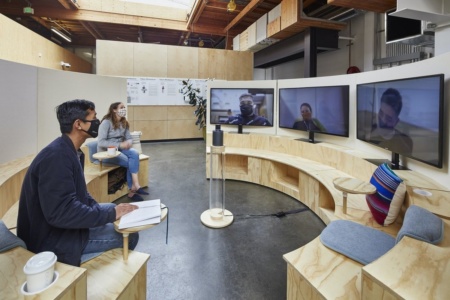 Google переводит сотрудников на новый «гибридный» формат работы — три дня в офисе и два дома