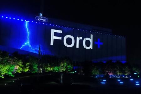Ford: К 2025 году мы инвестируем в разработку электрических моделей $30 млрд, а уже к 2030 году электромобили будут составлять 40% продаж
