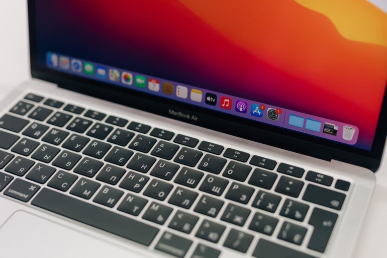 iOn представляє MacBook Air на M1 - безшумний ультрабук з нереальною продуктивністю