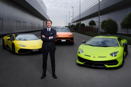 К 2024 году Lamborghini выпустит гибридные версии Aventador, Huracan и Urus, а после 2025 года представит первый полноценный электромобиль
