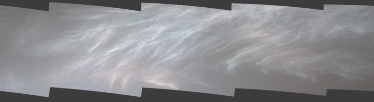«Кьюриосити» заснял «серебристые» и «перламутровые» облака на Марсе (очень красиво!)
