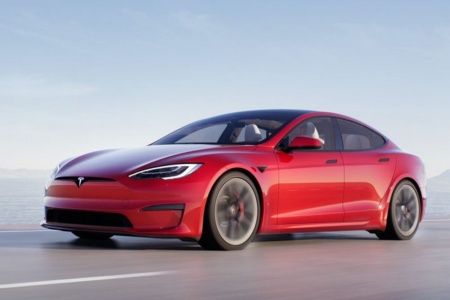 Tesla повысила цену на Model S Plaid перед самым началом поставок — она стала дороже на 10 тысяч долларов