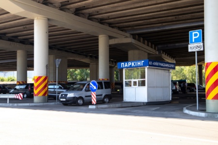 КМДА пропонує в рази підвищити тарифи на паркування автомобілів у Києві