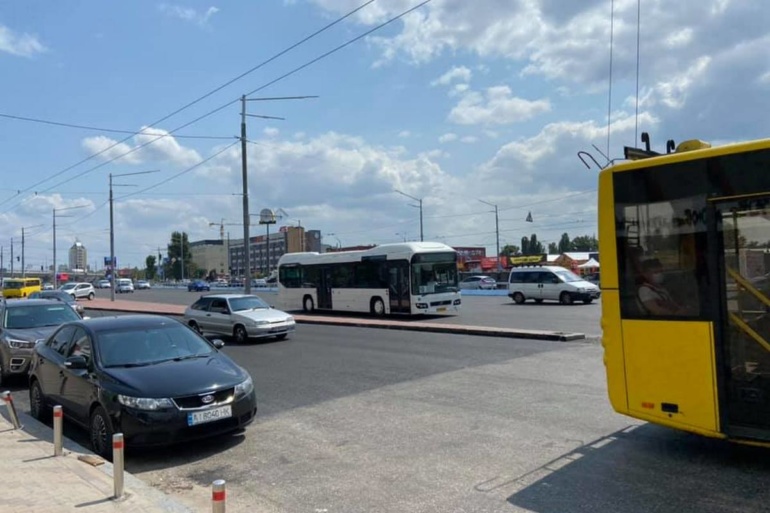 В Києві з'явилися перші гібридні маршрутки Volvo 7700 Hybrid (це 10-річні екземпляри з Люксембургу), вони курсують по маршруту №150