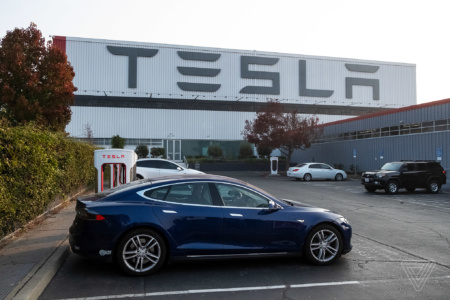 Tesla согласилась выплатить $1,5 млн по делу о намеренном троттлинге батарей автомобилей