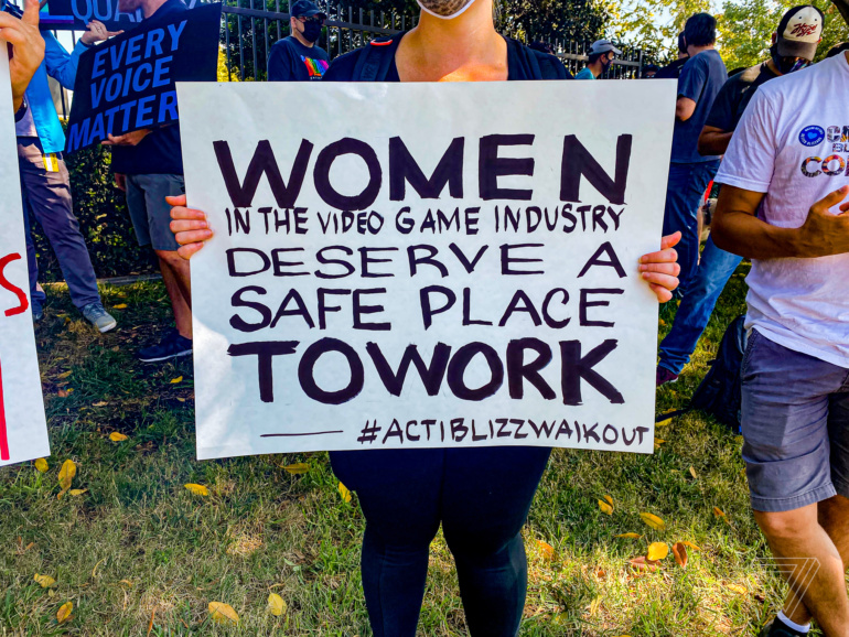Сотрудники Activision Blizzard вышли на митинг протеста против сексуальных домогательств и дискриминации