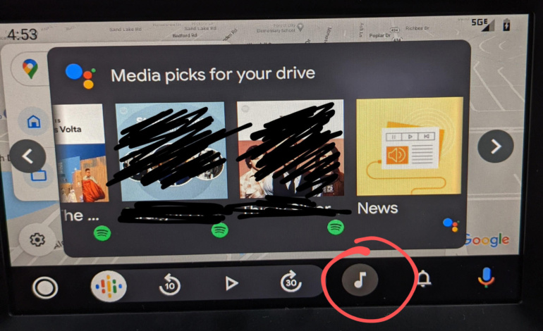 Google тестирует подборки музыки, подкастов и новостей в Android Auto