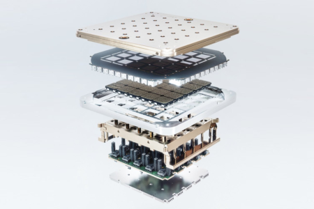 Tesla представила чип D1, который будет использоваться в ее суперкомпьютере Dojo