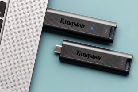 Kingston представил флеш-накопитель DataTraveler Max с интерфейсом USB 3.2 Gen2 и скоростью чтения до 1000 МБ/с