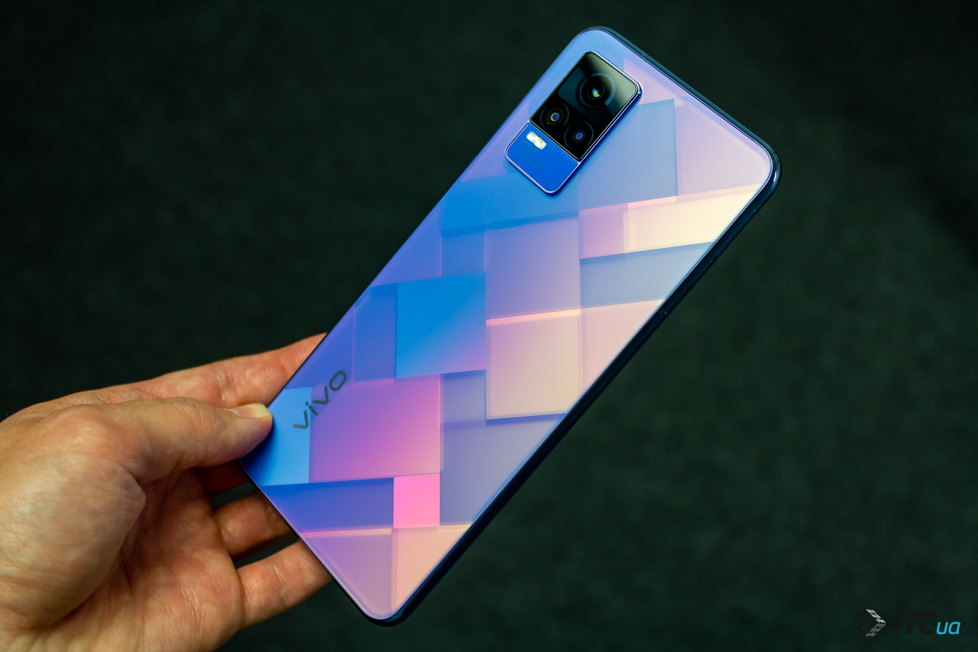 Обзор смартфона vivo V21e