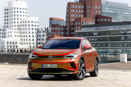 Volkswagen пообещал представить электрический кросс-купе VW ID.5 GTX на Мюнхенском автошоу (фото, видео)