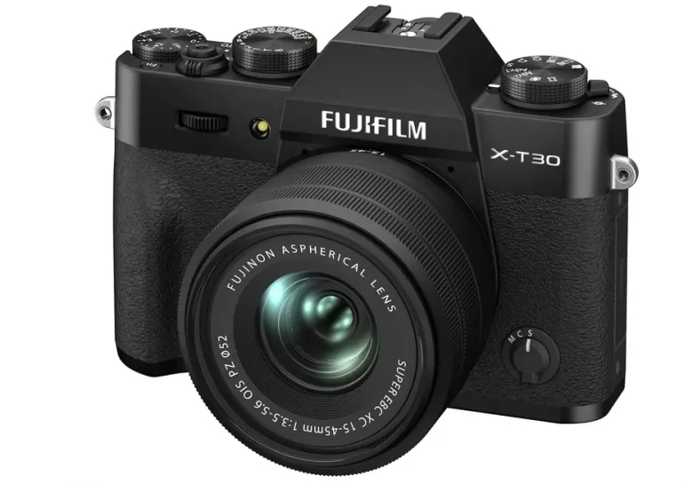 Fujifilm анонсировала свою самую доступную среднеформатную камеру GFX 50S II и несколько объективов
