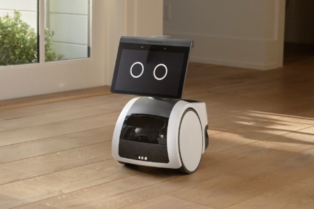 Amazon представила умного домашнего робота Astro с камерами наблюдения, багажником и встроенной системой Alexa всего за $999