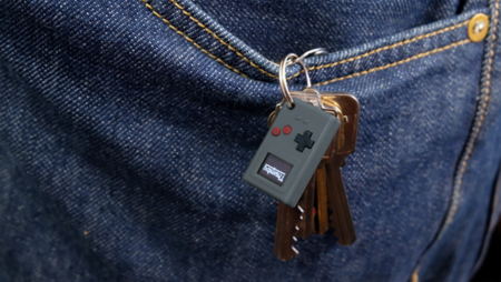 Thumby – крохотный гибрид игровой консоли и брелока для ключей, который профинансировали на Kickstarter всего за 2 часа