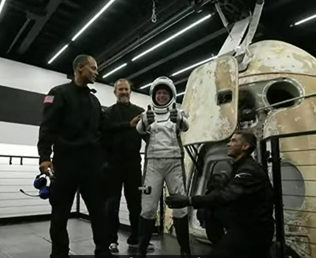 Участники первой гражданской миссии SpaceX Inspiration4 успешно вернулись на Землю после трехдневного пребывания на орбите
