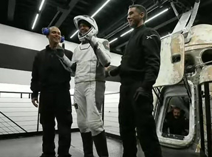 Участники первой гражданской миссии SpaceX Inspiration4 успешно вернулись на Землю после трехдневного пребывания на орбите