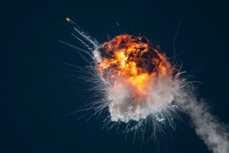 Первый запуск американо-украинской ракеты FireFly Alpha завершился взрывом. Но все равно это большой успех для Firefly Aerospace [Дополнено: обломки упали на населенные территории]