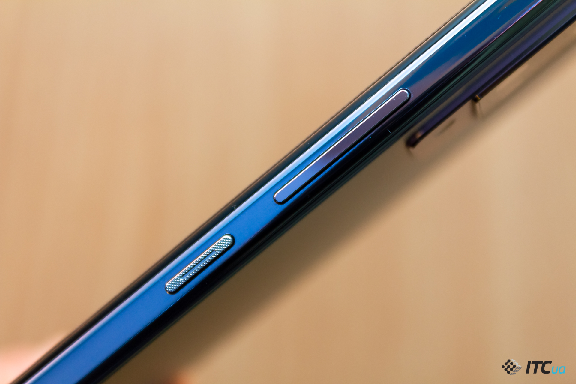Обзор смартфона vivo V21