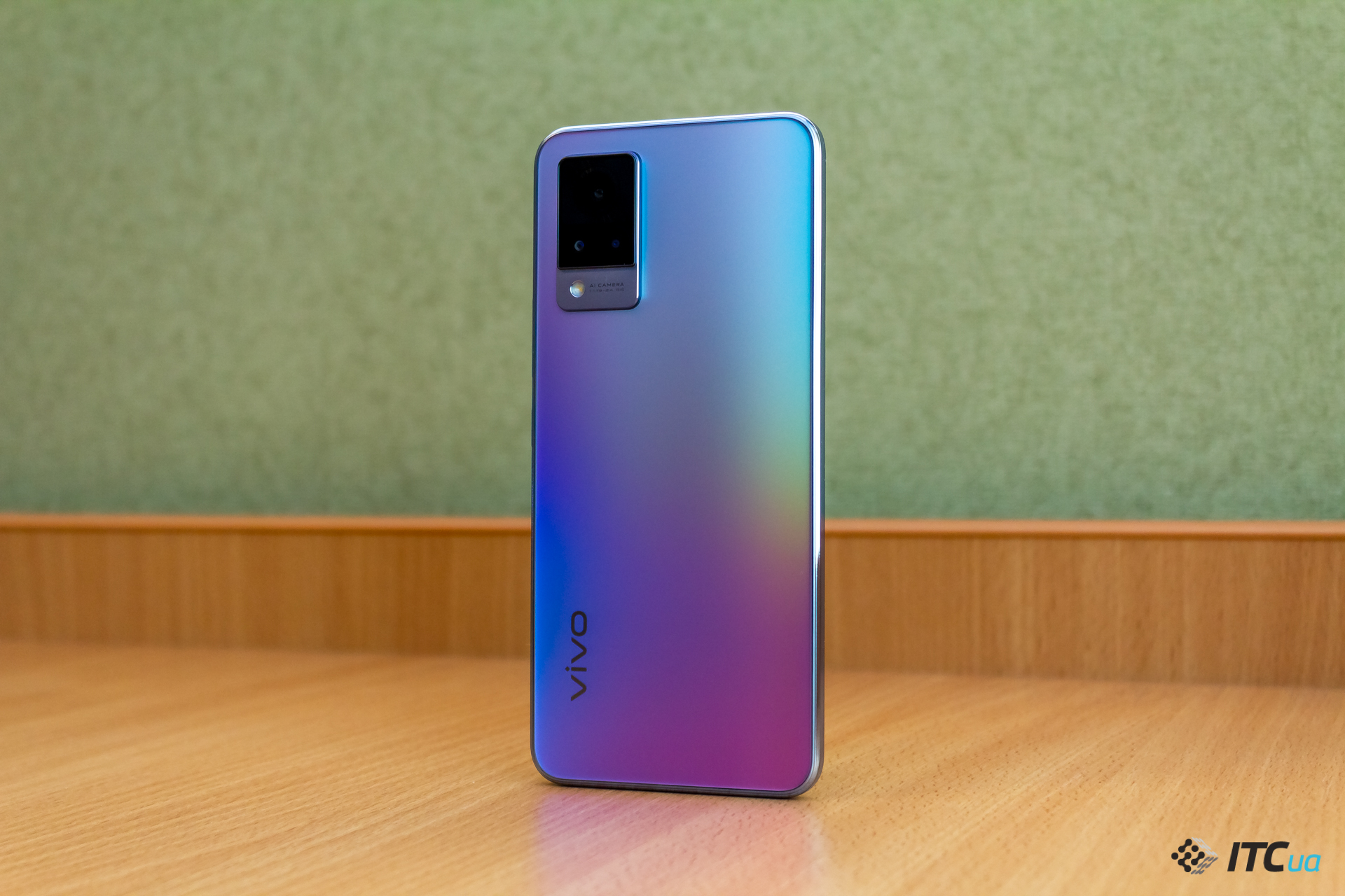 Обзор смартфона vivo V21