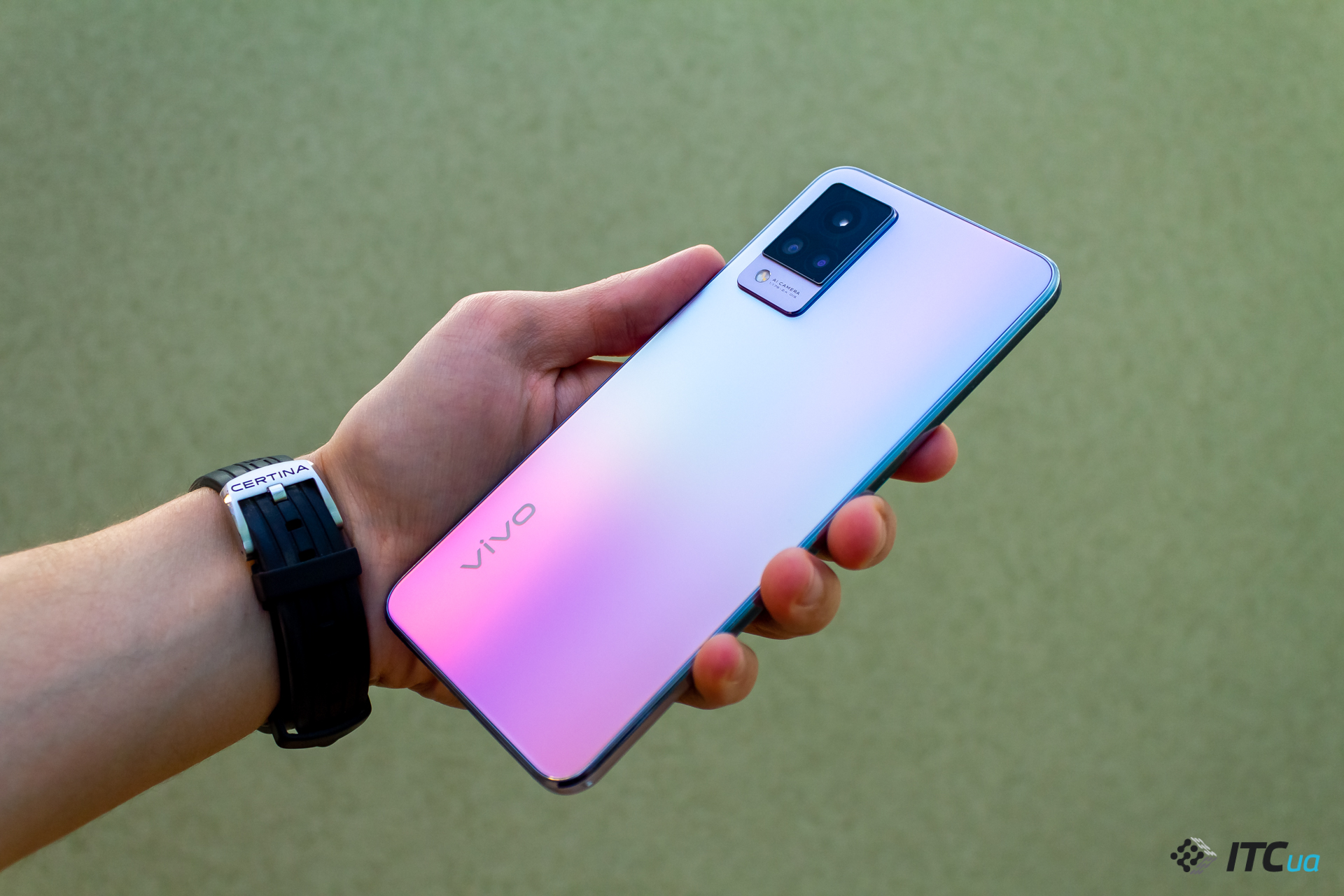 Обзор смартфона vivo V21
