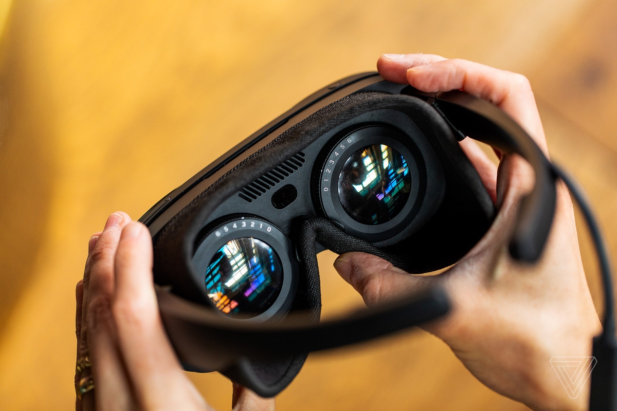 HTC представила Vive Flow — VR-очки с экраном 3,2К, которые весят 189 грамм