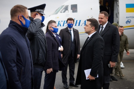 Президент анонсував створення національного українського авіаперевізника UNA за участю європейської авіабудівної компанії Airbus