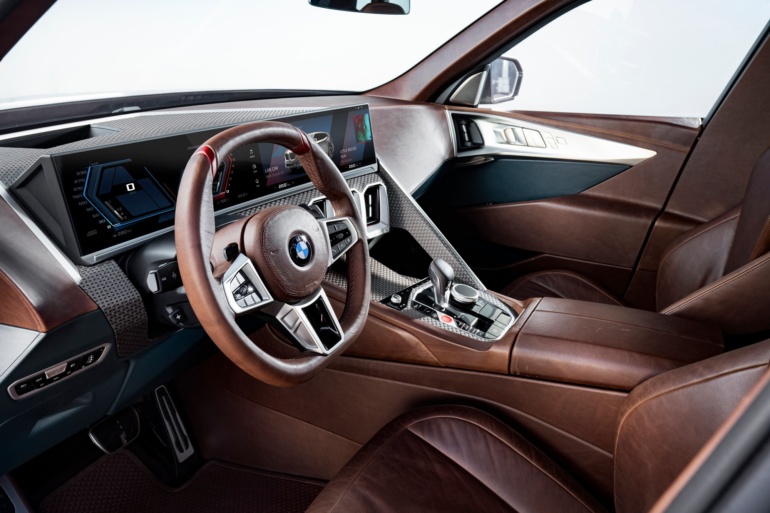 Німці представили гібридний кросовер BMW Concept XM