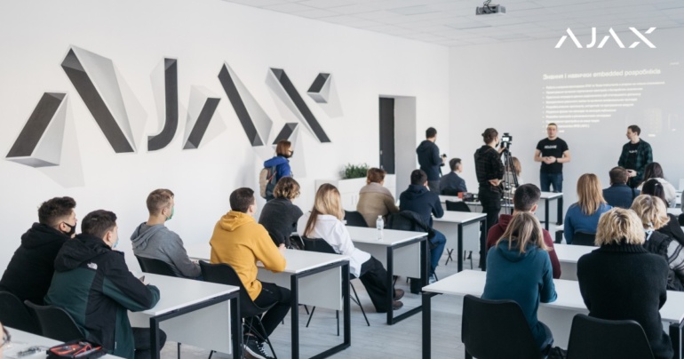 Ajax Systems обладнав сучасну лабораторію для Факультету електроніки (ФЕЛ) НТУУ «КПІ ім. Ігоря Сікорського»