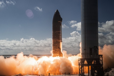 Илон Маск анонсировал первый орбитальный запуск Starship в январе и еще дюжину тестовых запусков на протяжении 2022 года