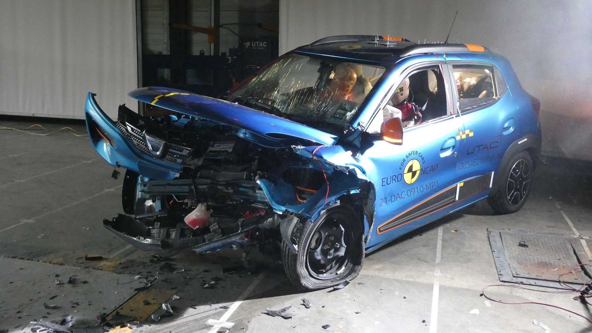Euro NCAP провел краш-тесты электромобилей Renault Zoe и Dacia Spring - они показали "0" и "1" звезду соответственно [видео]