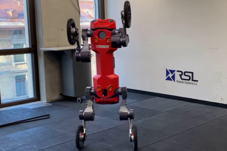 Четвероногого робота ANYmal научили стоять и катиться только на задних колесах