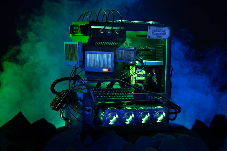 NVIDIA разыгрывает три игровых компьютера, выполненных в стиле The Matrix