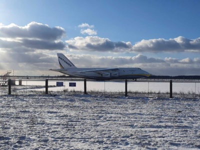 «Нова пошта» вперше доставила вантаж в Україну літаком Ан-124 «Руслан»