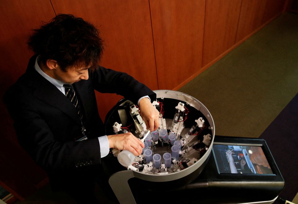 Придется полизать: японский профессор разработал прототип телевизора, передающего вкус еды