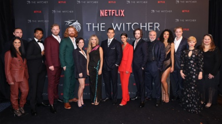 Netflix провел двухчасовый стрим в честь премьеры второго сезона «Ведьмака» и выложил «Путеводитель для новичка» по миру франшизы