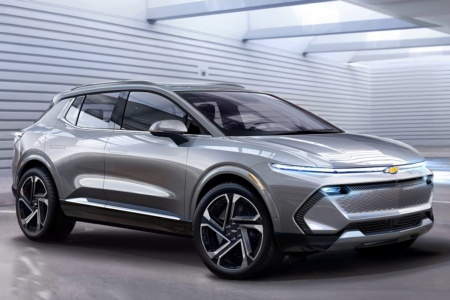 General Motors на CES 2022 показала компактный электрический кроссовер Equinox EV по цене от $30 тыс.