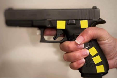 Американская компания LodeStar показала прототип «умного» пистолета LS9 с биометрической идентификацией владельца