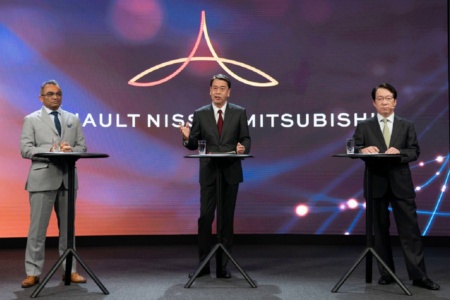 Альянс Renault-Nissan-Mitsubishi инвестирует $25 млрд в развитие электромобилей и к 2030 году выпустит 35 новых моделей