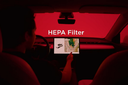 Tesla продемонстрировала эффективность HEPA-фильтра и режима «защиты от биологического оружия» в Model Y с помощью дымовых шашек