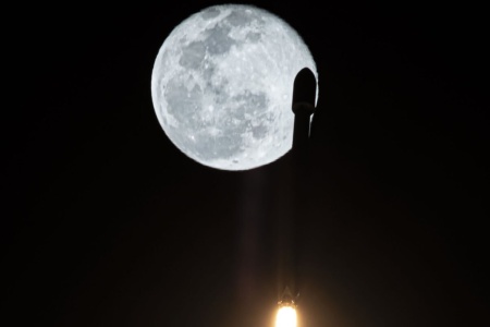 SpaceX запустила 2000-й спутник Starlink и сохранила еще одну (третью по счету) ступень Falcon 9 после 10-го повторного запуска